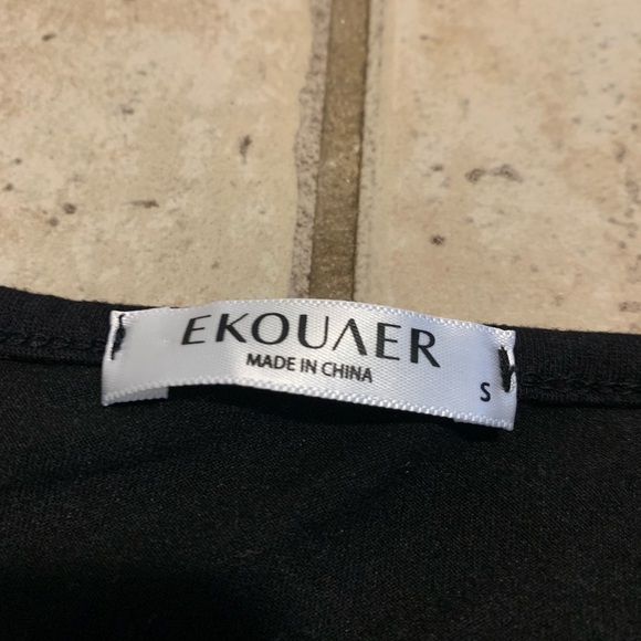 EKOUAER Black V-Neck Ruffle Sleeve Tunic Top Size S - Picture 2 of 5